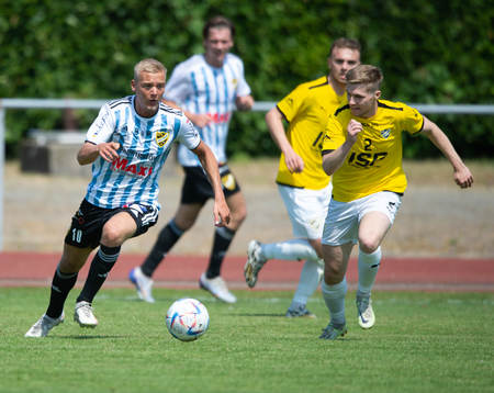 IFK Hässleholms Olle Kjellman Olblad och IFK Malmös Oskar