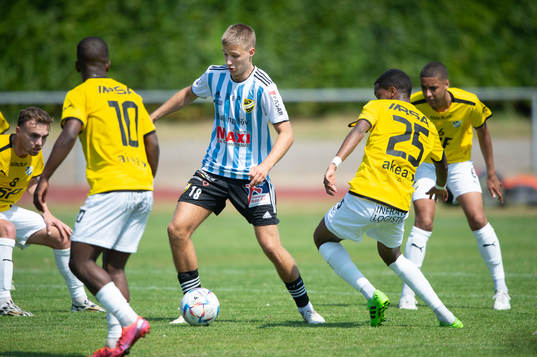 IFK Hässleholms André Gustafson i matchen i division 2
