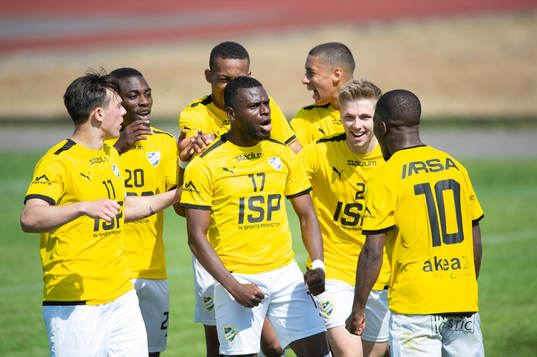 IFK Malmös Filston Mawana har gjort 2-1 och jublar
