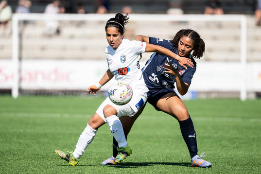 Växjö DFFs Rosa Herreros Ossorio och FC Rosengårds