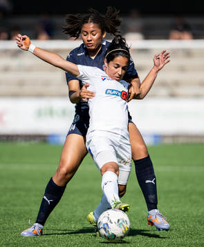 Växjö DFFs Rosa Herreros Ossorio och FC Rosengårds