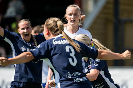 Växjö DFFs Emma Pennsäter deppar