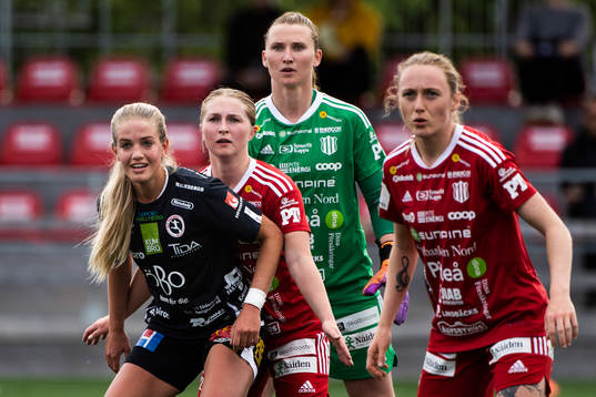 Örebros Regan Steigleder, Piteås Ellen Löfqvist och