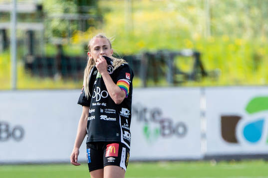 Örebros Michaela Kovacs deppar