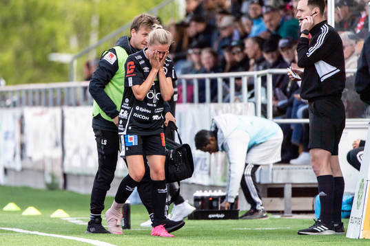Örebros Ida Björnberg utgår skadad