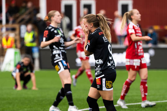 Örebros Louise Lillbäck deppar