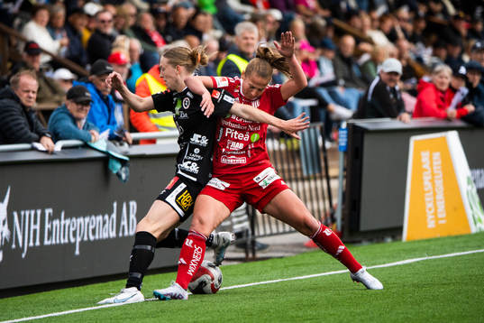 Örebros Audrey Harding och Piteås Olivia Holm