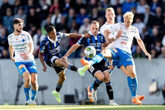 Bläddra bland fler bilder av Fotboll, Allsvenskan, Sirius - Värnamo