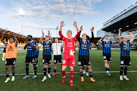 Sirius målvakt Jakob Tånnander (m) jublar