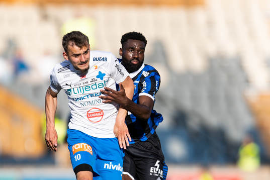 Värnamos Ajdin Zeljkovic och Sirius Patrick Nwadike