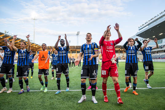 Sirius spelare jublar