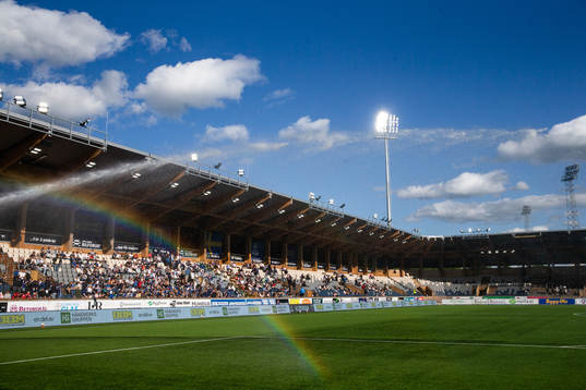Vattenspridare och regnbåge på Studenternas