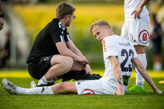 Ängelholms Filip Örnblom har ont