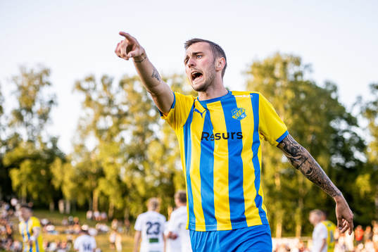 Eskilsminne IFs Casper Seger reagerar