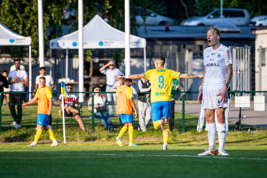 Eskilsminne IFs André Reinholdsson jublar