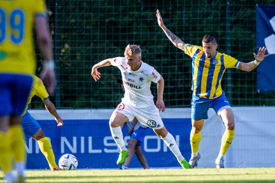 Ängelholms William Lindberg och Eskilsminne IFs André