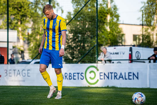 Eskilsminne IFs Oliver Åkerman deppar