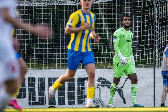 Eskilsminne IFs målvakt Lamin Sarr