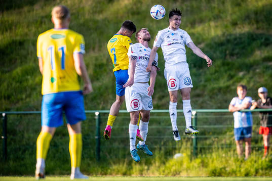Eskilsminne IFs Lucas Ohlander i nickduell med Ängelholms
