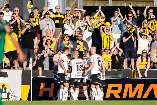 Bläddra bland fler bilder av Fotboll, Allsvenskan, Varberg - Häcken