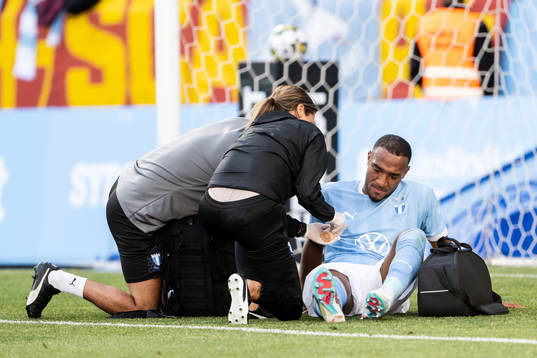 Malmö FFs Derek Cornelius med skada