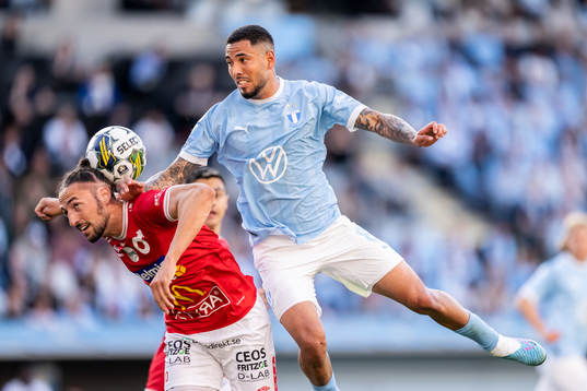 Degerfors Dijan Vukojevic och Malmö FFs Sergio Pena