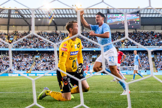 Malmö FFs Stefano Vecchia jublar
