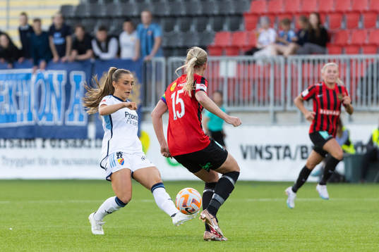 Djurgårdens Tilde Lindwall och Brommapojkarnas Elsa