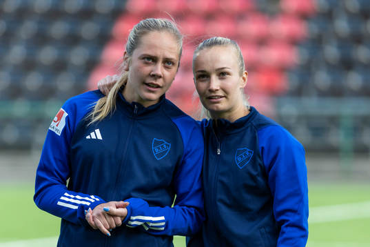 Djurgårdens Alice Bergström och Tove Almqvist  i lineup