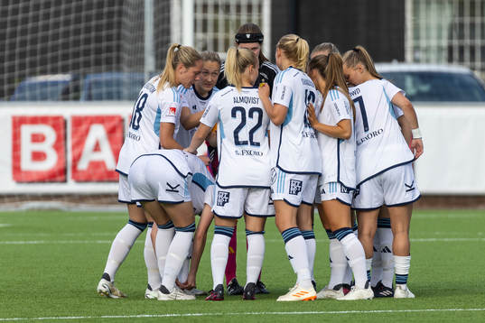 Djurgårdens spelare samlar sig