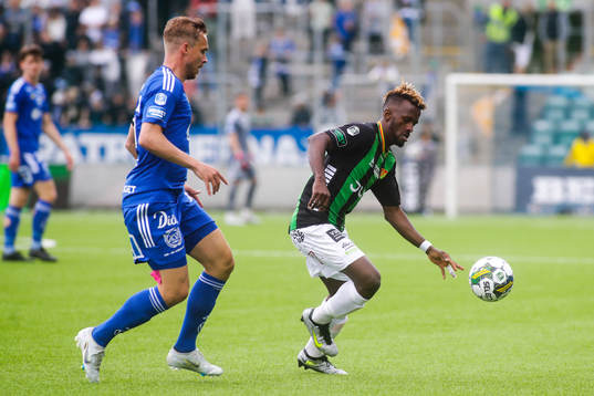 GIF Sundsvalls Pontus Engblom och GAIS Richard Emeka Friday