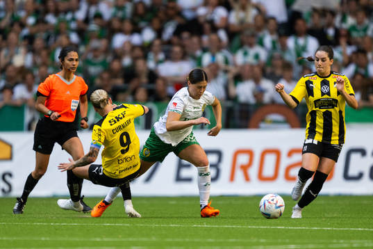 Häckens Filippa Curmark och Hammarbys Kyra Cooney-Cross