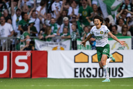 Hammarbys Maika Hamano jublar