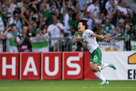 Hammarbys Maika Hamano jublar