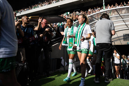 Hammarbys Madelen Janogy och Matilda Vinberg