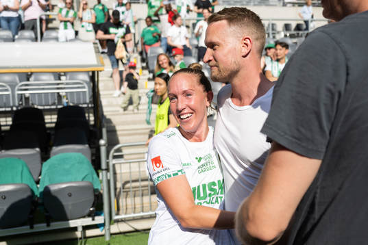 Hammarbys Julia Roddar jublar