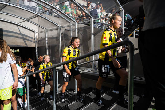 Häckens Julie Blakstad, Hanna Wijk och Marika Bergman