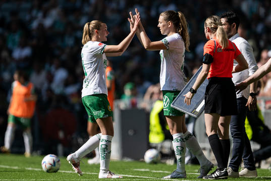 Hammarbys Thea Sørbo och Hammarbys Emma Westin
