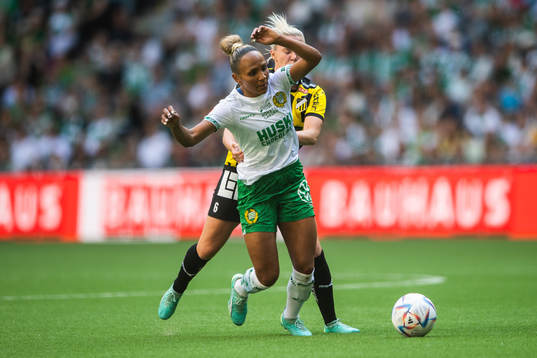 Hammarbys Madelen Janogy och Häckens Josefine Rybrink