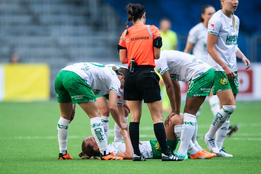 Hammarbys Julia Roddar har ont