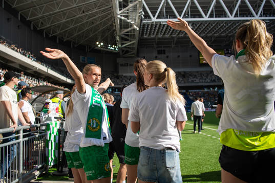 Hammarbys Ellen Wangerheim jublar