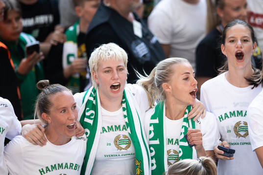 Hammarbys Julia Roddar, Moa Edrud, Lotta Ökvist och Bella