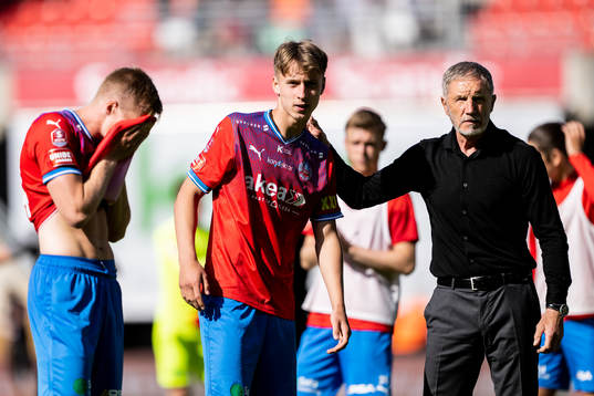 Helsingborgs Lukas Kjellnäs och tränare Stuart Baxter
