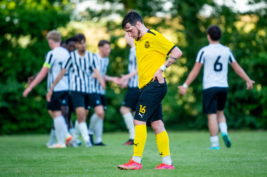 Västra Ingelstads Dennis Rickbo deppar