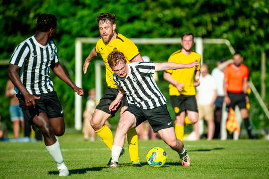 Västra Ingelstads Rasmus Fröjd mot Landskronas Sam Hegdal