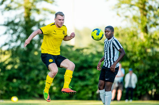 Västra Ingelstads Jonathan Fehland mot Christian Stark