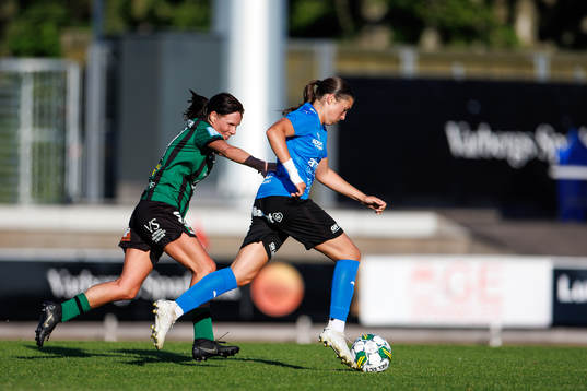 Varbergs Lisa Johnsson och Halmstads Thea Staffansson