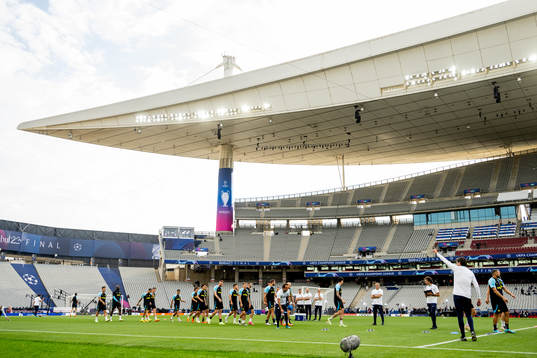 Players of Inter at a training session