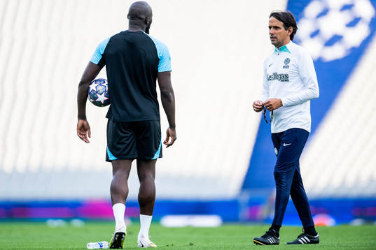 Romelu Lukaku of Inter and Simone Inzaghi, head coach of