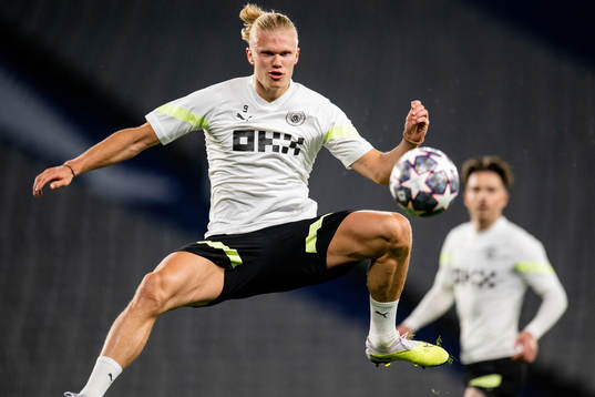 Bläddra bland fler bilder av Football, UEFA Champions League, Manchester City, Training 